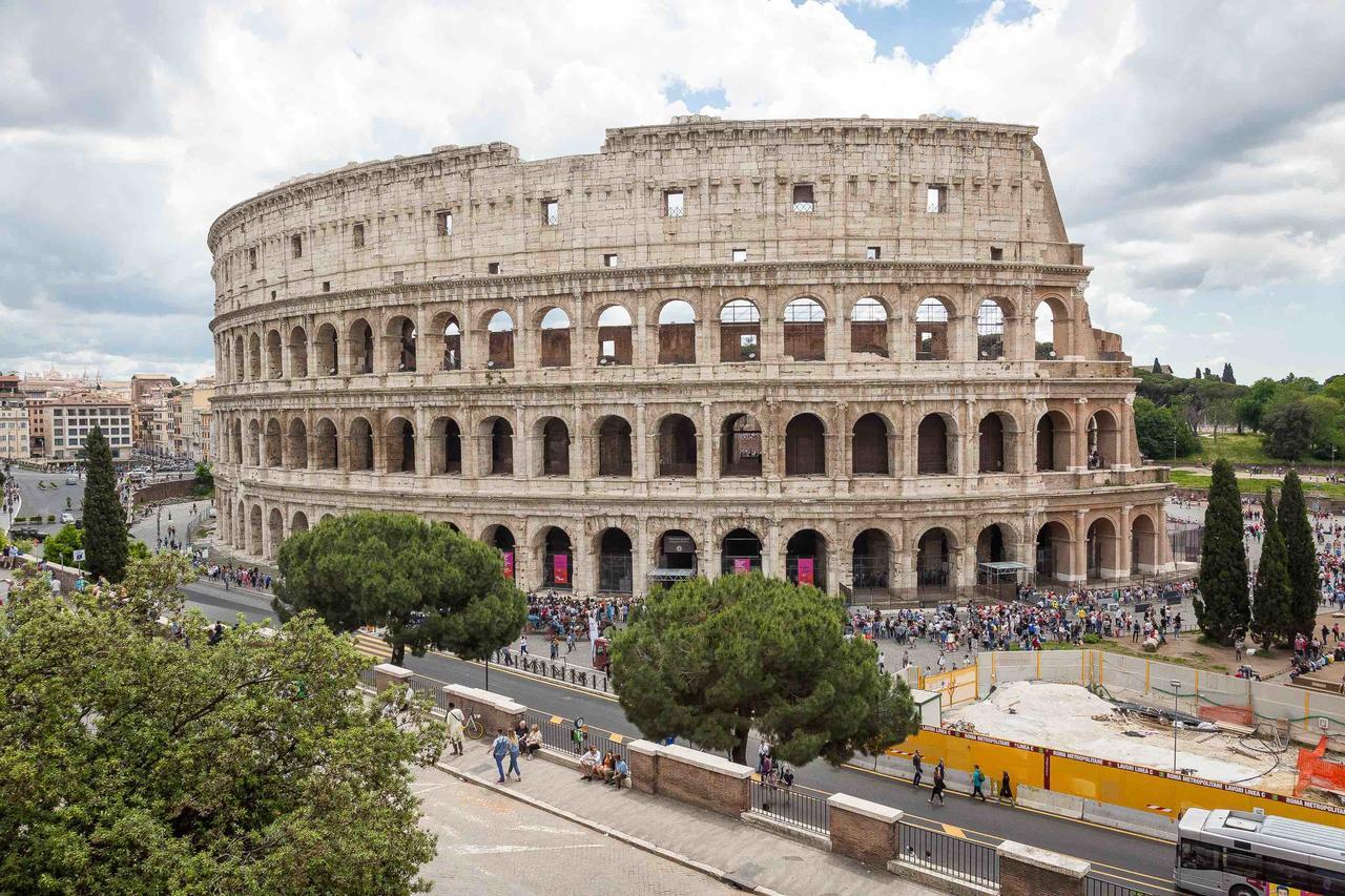Amazing View Colosseo Rome Exterior photo
